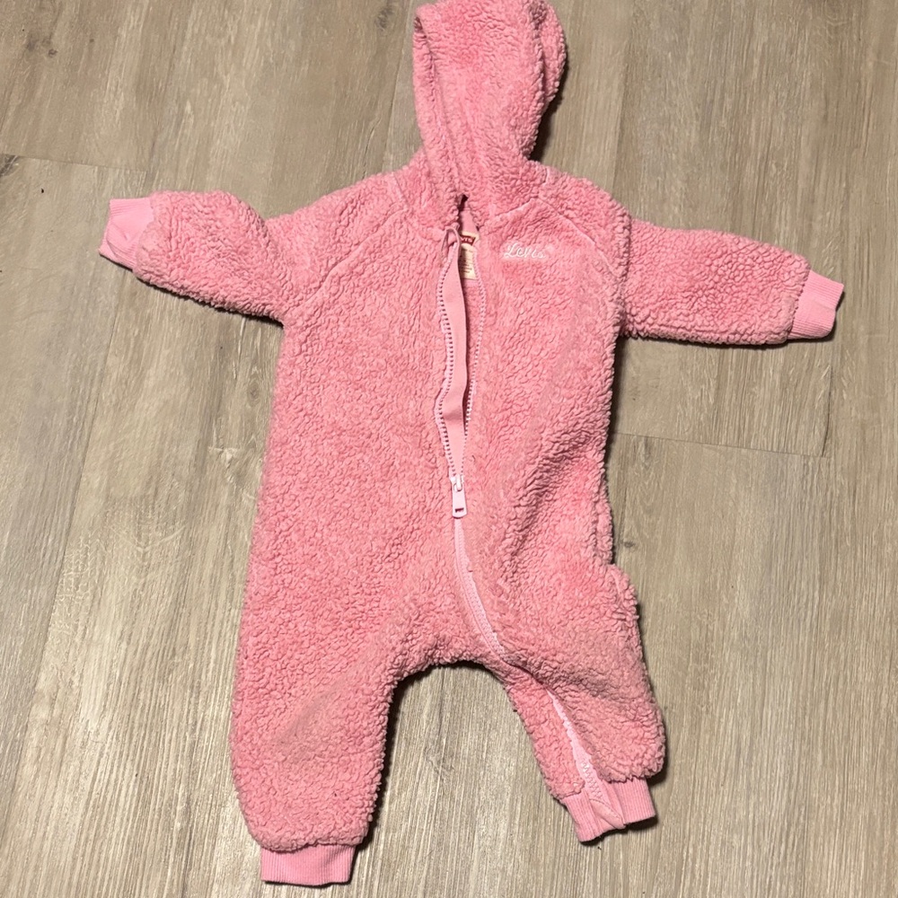 Levi's Pink Sherpa Kids Footie‎